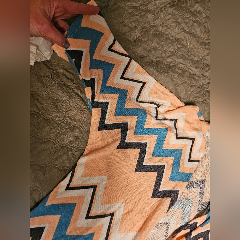 Chevron Patterned Open Cardigan - Picture 2 of 3